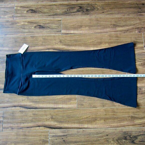 NWT SPANX OnForm Micro Flare Pants size Small/Petite Black - Picture 4 of 8